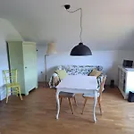 Apartma Art&deco Apartment *